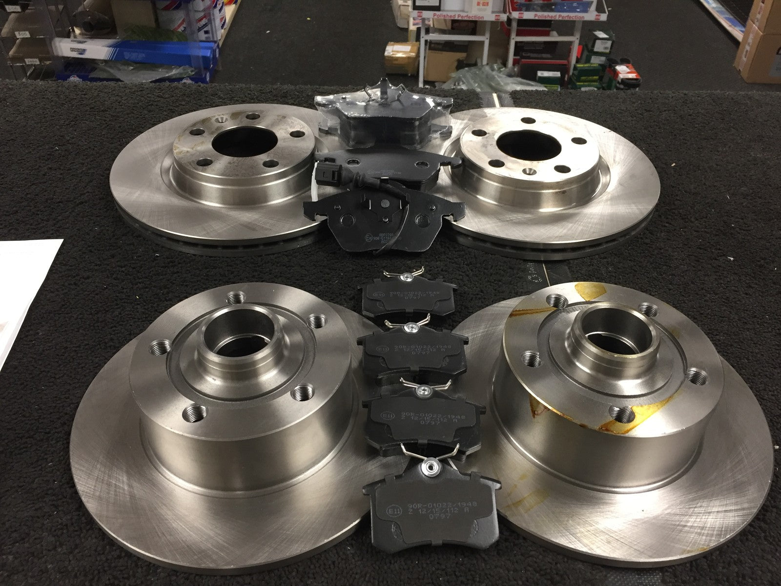 VW PASSAT 1.8 1.9 TDI B5 1997-2000 BRAKE DISCS BRAKE BRAKE PADS FRONT REAR