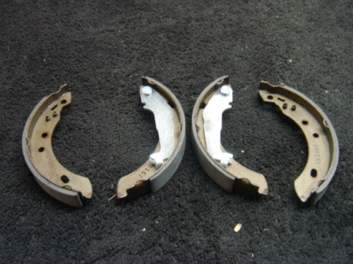 FOR NISSAN MICRA BRAKE SHOES REAR NEW SET 1993>