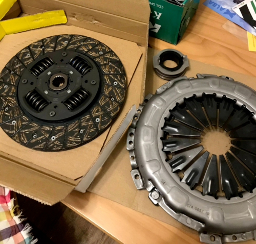 LUK 3PCE CLUTCH KIT HYUNDAI I20 I30 KIA CARENS CEED PROCEED RIO SOUL VENGA CRDi