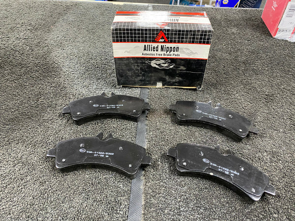 BRAKE PADS SET FOR MERCEDES SPRINTER VW CRAFTER 2.5TDI REAR  OE QUALITY