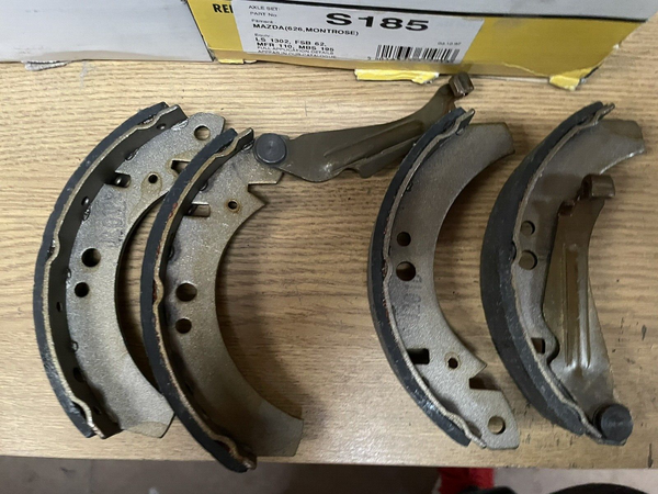 VW GOLF MK1 SCIROCCO AUDI 80 MK1 1973-1979 REAR BRAKE SHOE SET