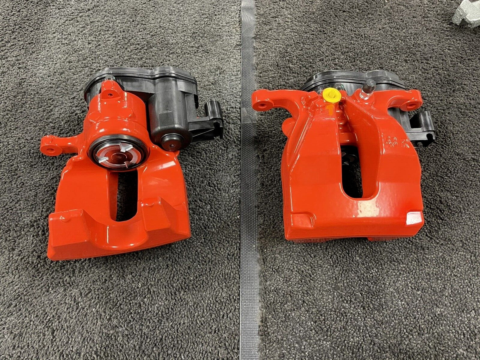 OS RH REAR ELECTRIC BRAKE CALIPER FOR  RANGE ROVER SPORT 2013-2018 RED