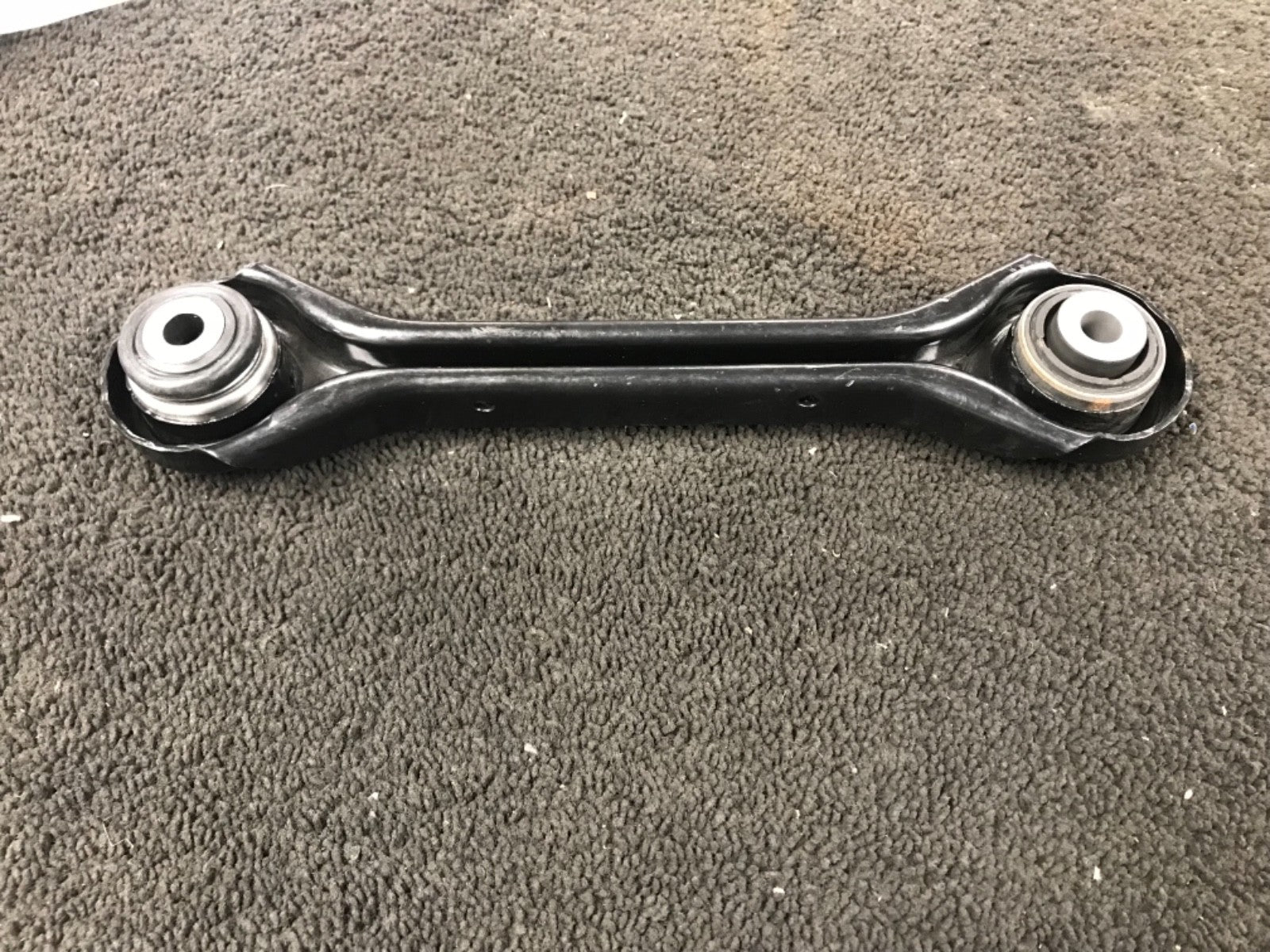 BMW 3 316 318 320 325 330 E90 E91 E93 REAR UPPER CENTER  SUSPENSION CONTROL ARM