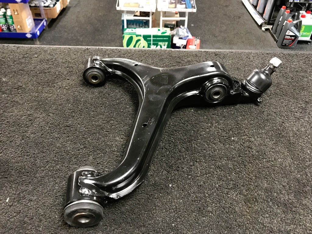 FRONT LOWER RIGHT WISHBONE ARM RH FOR SSANGYONG REXTON 2.7TD 2.9 2002-2013