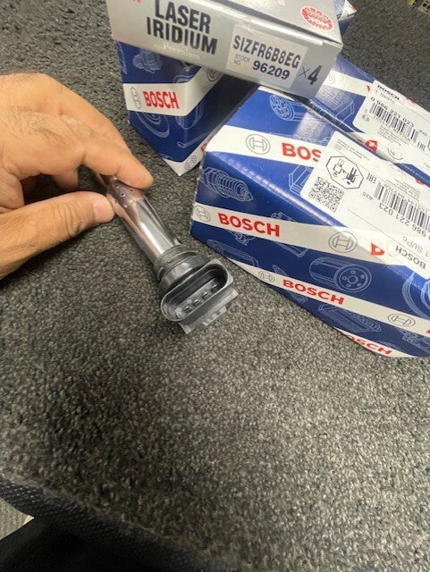 AUDI  A1 A2 A3  1.4 1.6TFSi 4 GENUINE BOSCH INGITION COILS 4 NGK SPARK PLUGS