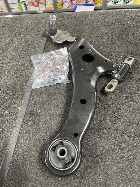 FOR LEXUS RX300 RX400 4wd NS LH FRONT LOWER WISHBONE CONTROL ARM BALL JOINT