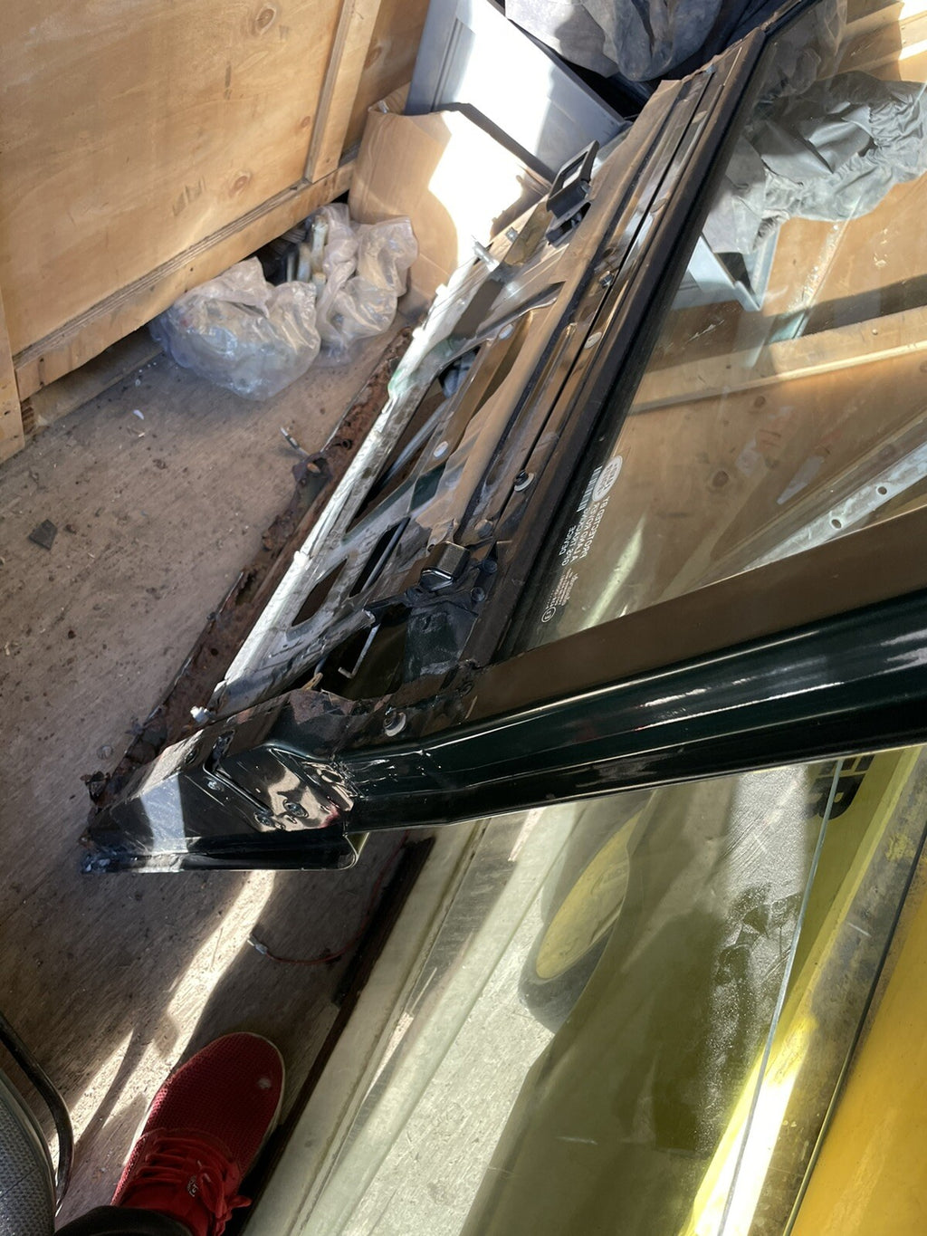 DEFENDER 90 110 TDi TD5 DRIVER SIDE FRONT DOOR COMPLETE DOOR GLASS EPSOM