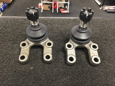 FOR NISSAN TERRANO FORD MAVERICK LOWER SUSPENSION ARM BALL JOINT PAIR LH RH 
