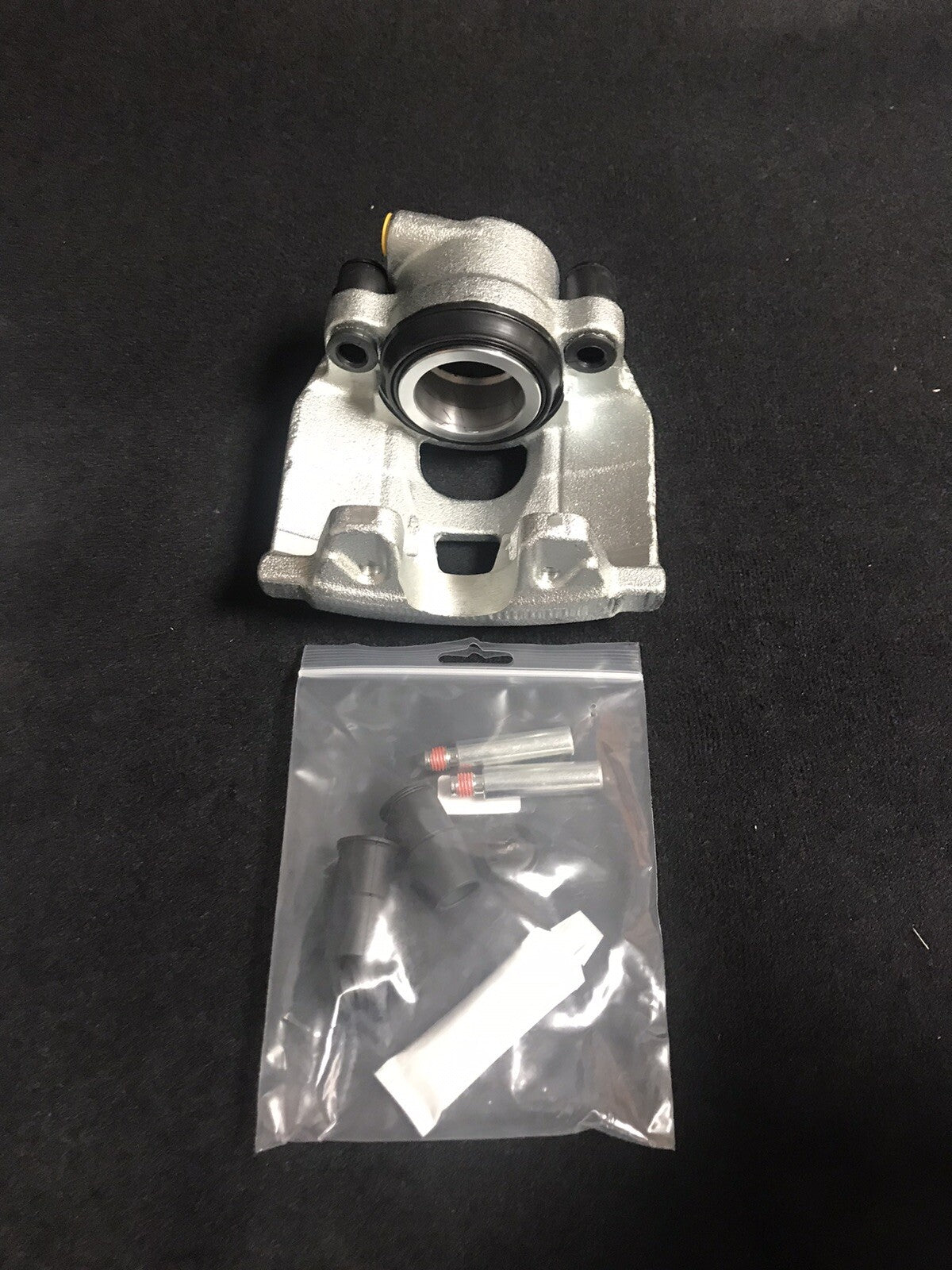 AUDI A4 2007-2015 FRONT RH O/S DRIVER SIDE BRAKE CALIPER SLIDER PIN 314MM DISC