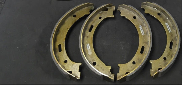 FOR JEEP GRAND CHEROKEE COMMANDER WH WK CRD LIMITED REAR HANDBRAKE SHOES set