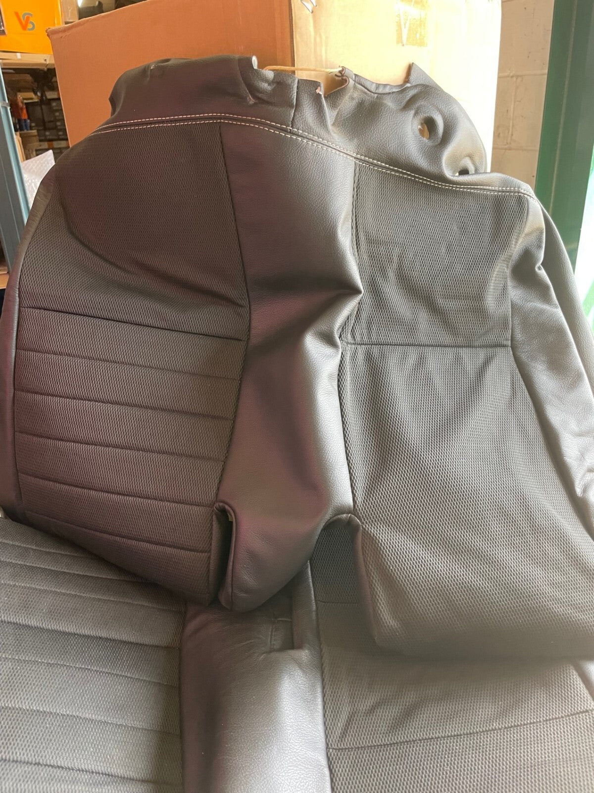 LAND DEFENDER 110 PUMA XS SECOND ROW 60 SPLIT SEAT COVER GENUINE USED