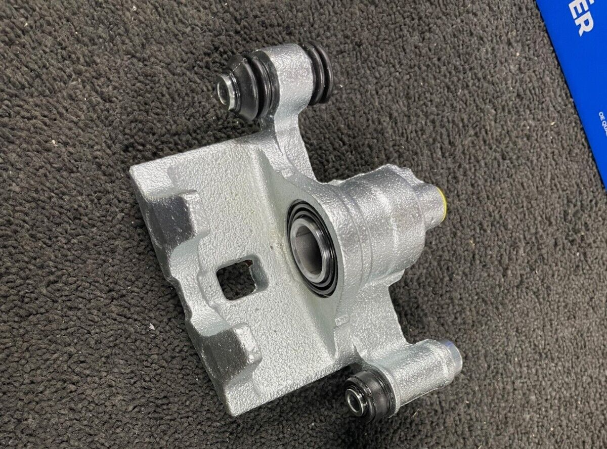 FOR TOYOTA CORONA CARINA E GTI CELICA AT200 ST162 ST182 202 REAR BRAKE CALIPER L