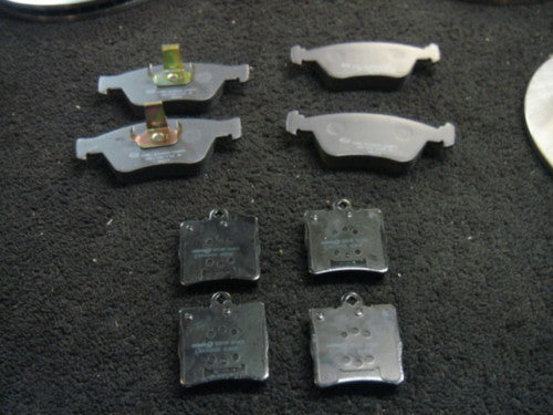 FOR MERCEDES C250TD ESTATE FRONT REAR BRAKE PADS