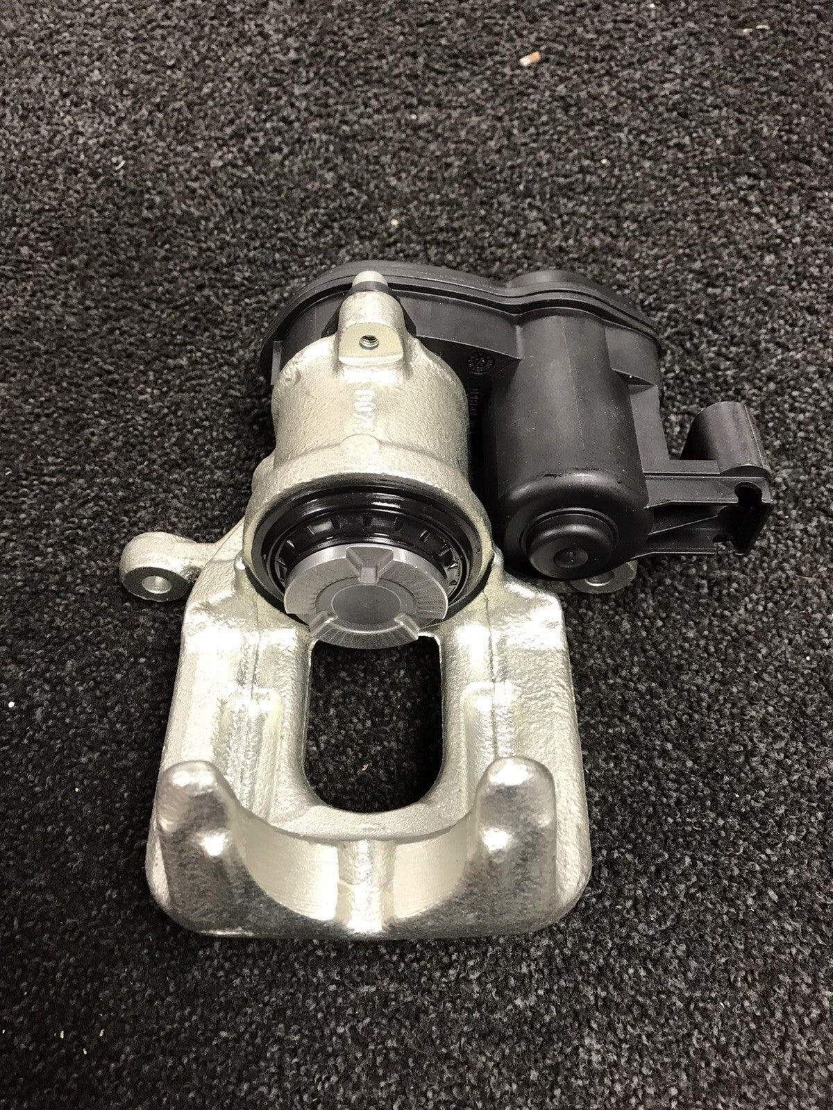 REAR BRAKE CALIPER ELECTRIC NS LH GENUINE BMW X5 X6 XDRIVE G05 G06 330MM DISC
