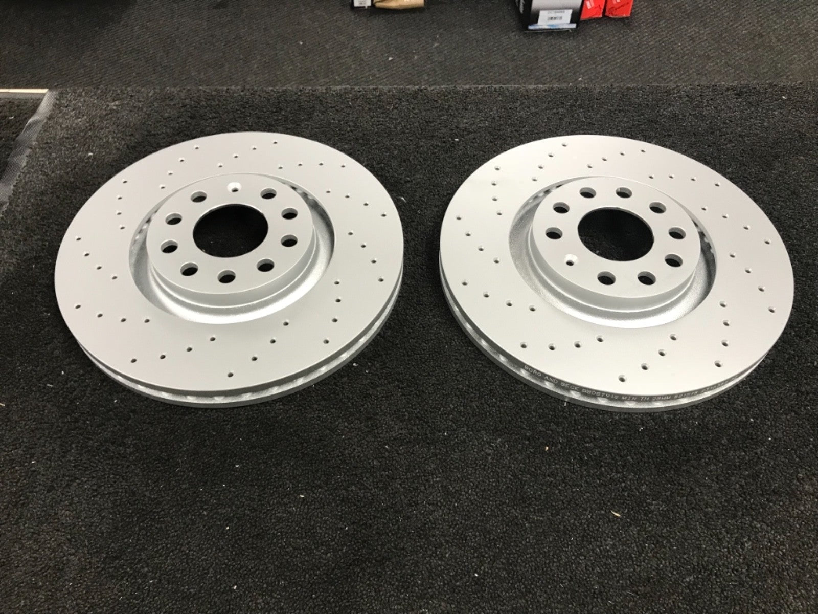 AUDI A4 B7 ESTATE TDI QUATTRO SPECIAL EDITION BRAKE DISCS SPORTS DRILLED 288MM