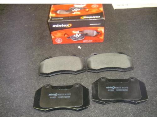 FOR RENAULT CLIO MK3 SPORT 197 MEGANE 225 MINTEX FRONT BRAKE PADS BREMBO