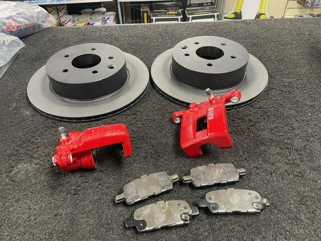 FOR JUKE ACENTA PREMIUM MK1 F15 REAR BRAKE CALIPER DISC PAD PARKING BRAKE SHOES