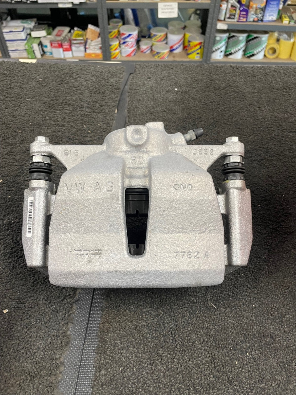 SUPERB 3V TSi TDi NS LH FRONTFRONT BRAKE CALIPER COMPLETE CARRIER  340