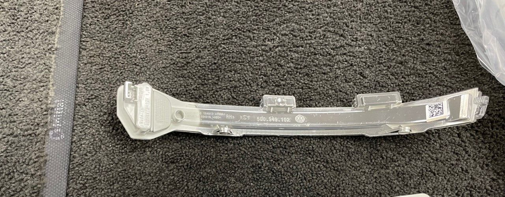 GENUINE VW TURN SIGNAL MIRROR INDICATOR DRIVER SIDE VW GOLF MK 7 5G0949102