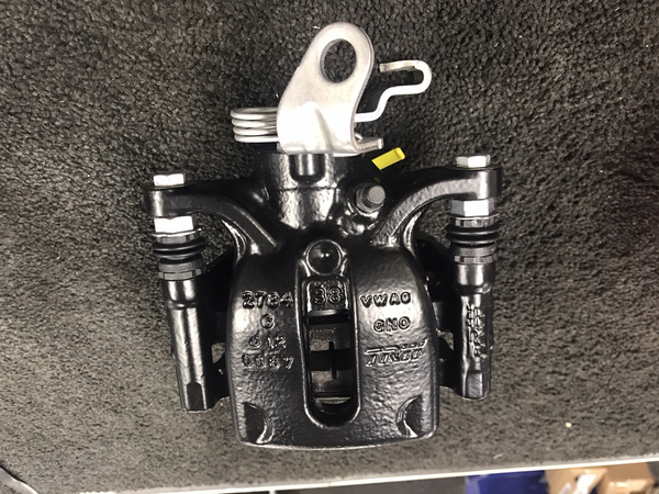 AUDI S1 QUATTRO REAR BRAKE CALIPER LH COMPLETE BRACKET PADS 272x10mm GENUINE OE