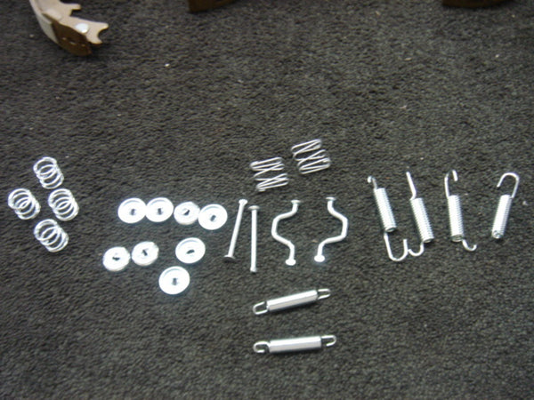 FOR IS200 IS300 GS300 GS430 LS400 SC430 SPORTCROSS HANDBRAKE SHOE FITTING KIT