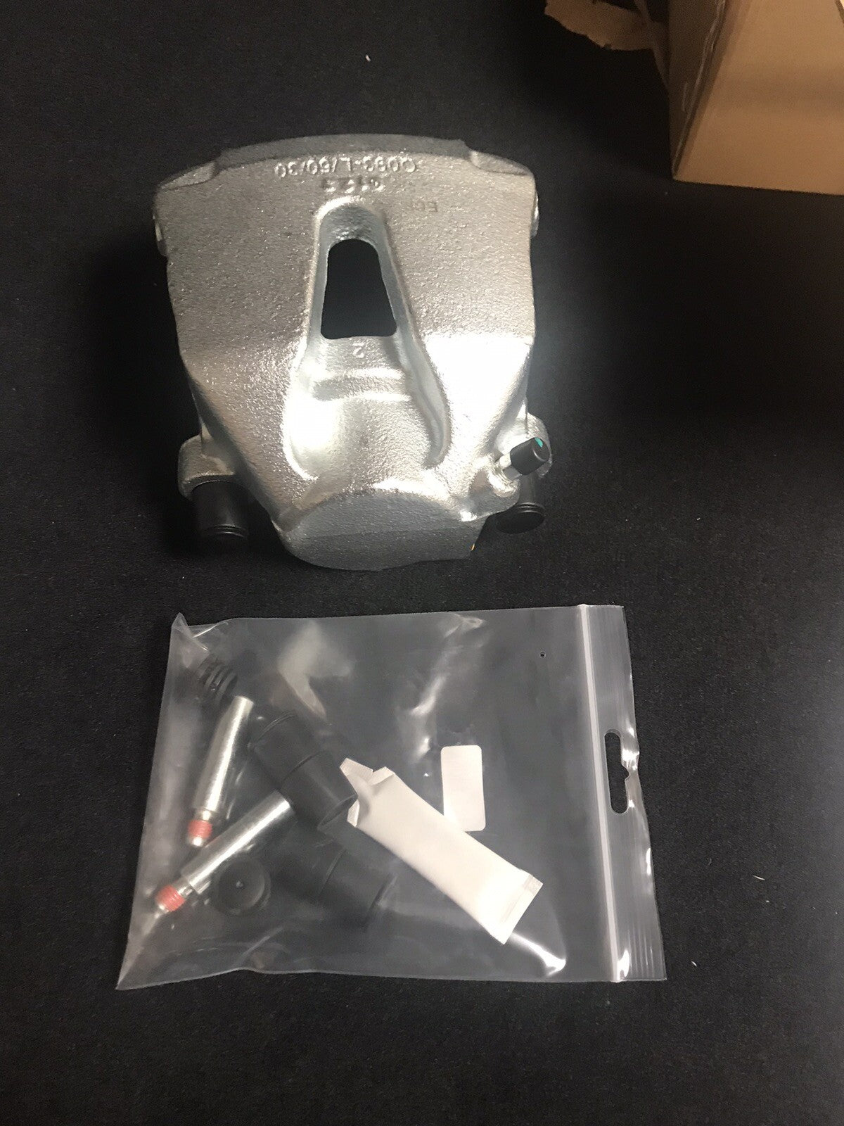FRONT BRAKE CALIPER LH NS SLIDER PINS BMW X5 E70 F15 XDRIVE SDRIVE25D 348MM DISC