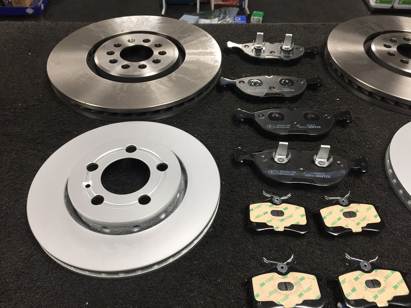 GOLF MK4 R32 AUDI TT A3 3.2 V6 BRAKE DISC FRONT REAR BRAKE PADS 334MM/256MM VENT