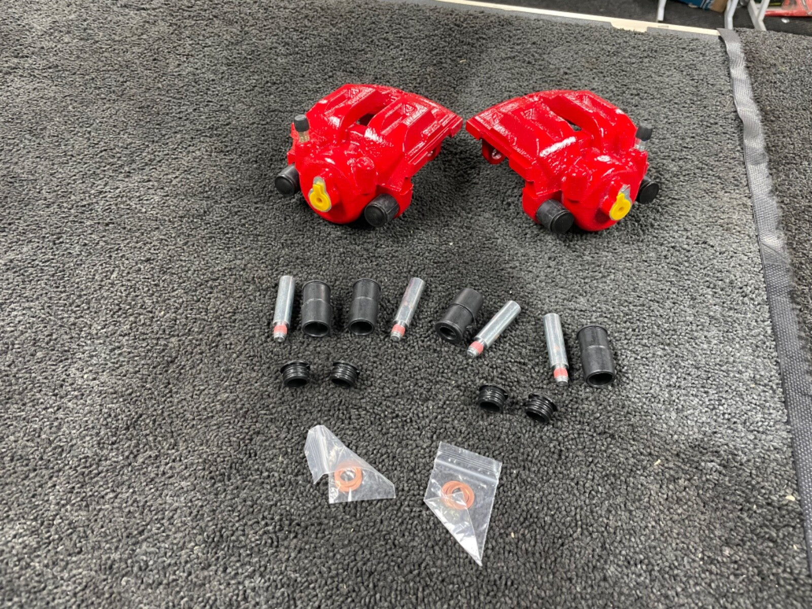 FOR BMW E81 E82 E87 E88 E90 E91 E92 E93 X1  RED REAR CALIPERS FOR 300MM DISCS