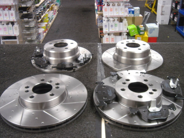 BMW X5 E53 4.6 4.8 BRAKE DISC CROSS DRILLED GROOVED FRONT REAR MINTEX PADS 