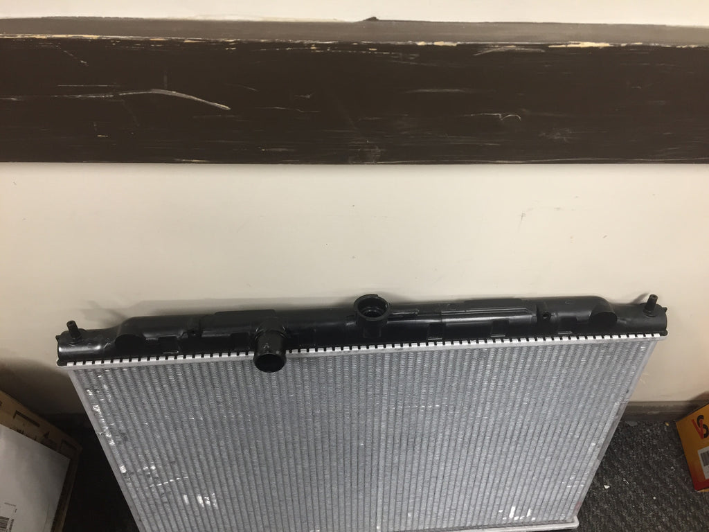 FOR NISSAN BASSARA  JTNU30 JTU30 PRESAGE TNU30 TU30 RADIATOR NEW 21460AE000