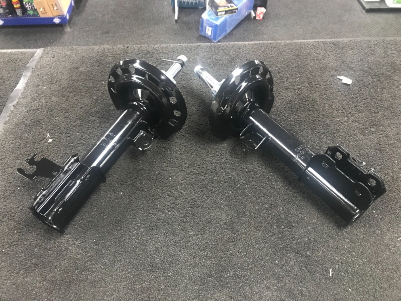 FOR VAUXHALL VECTRA C CDTi 04- FRONT STRUT SHOCK ABSORBER ABSORBERS SHOCKER PAIR