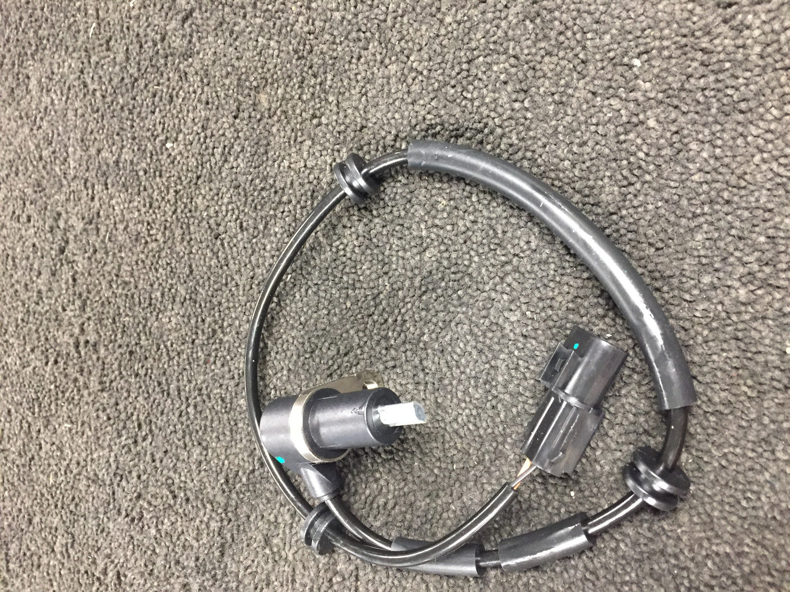 FOR HYUNDAI TERRACAN 01-06 FRONT DRIVER RIGHT OFFSIDE ABS WHEEL SPEED SENSOR