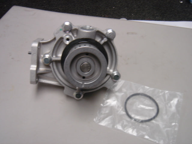 LDV CONVOY MAXUS 2.5TD CDi TD WATER PUMP COMPLETE WITH BACK HOUSING 510990025