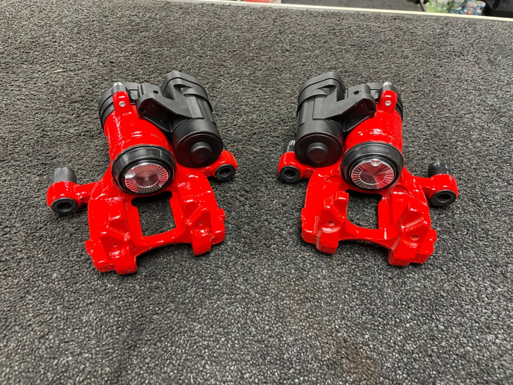 AUDI TT TDI 8J ULTRA SPORT REAR BRAKE DISC PADS RED BRAKE CALIPERS 272MM SOLID