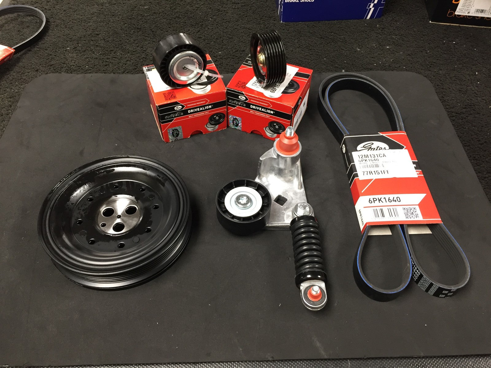 FORD MONDEO MK3 TDDI TDCI ALTENATOR BELT CRANKSHAFT TENSIONER KIT PULLEY KIT
