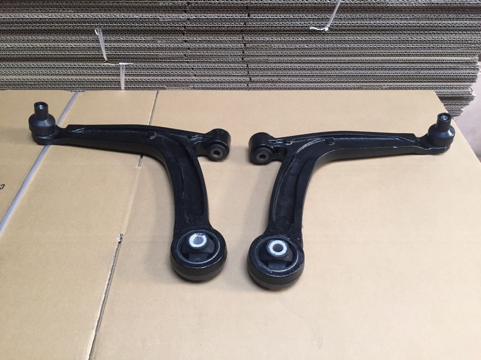 MAZDA 2 MAZDA 2  2007 on 2 LOWER WISHBONE ARM BUSH BALL JOINT LEFT RIGHT SIDE
