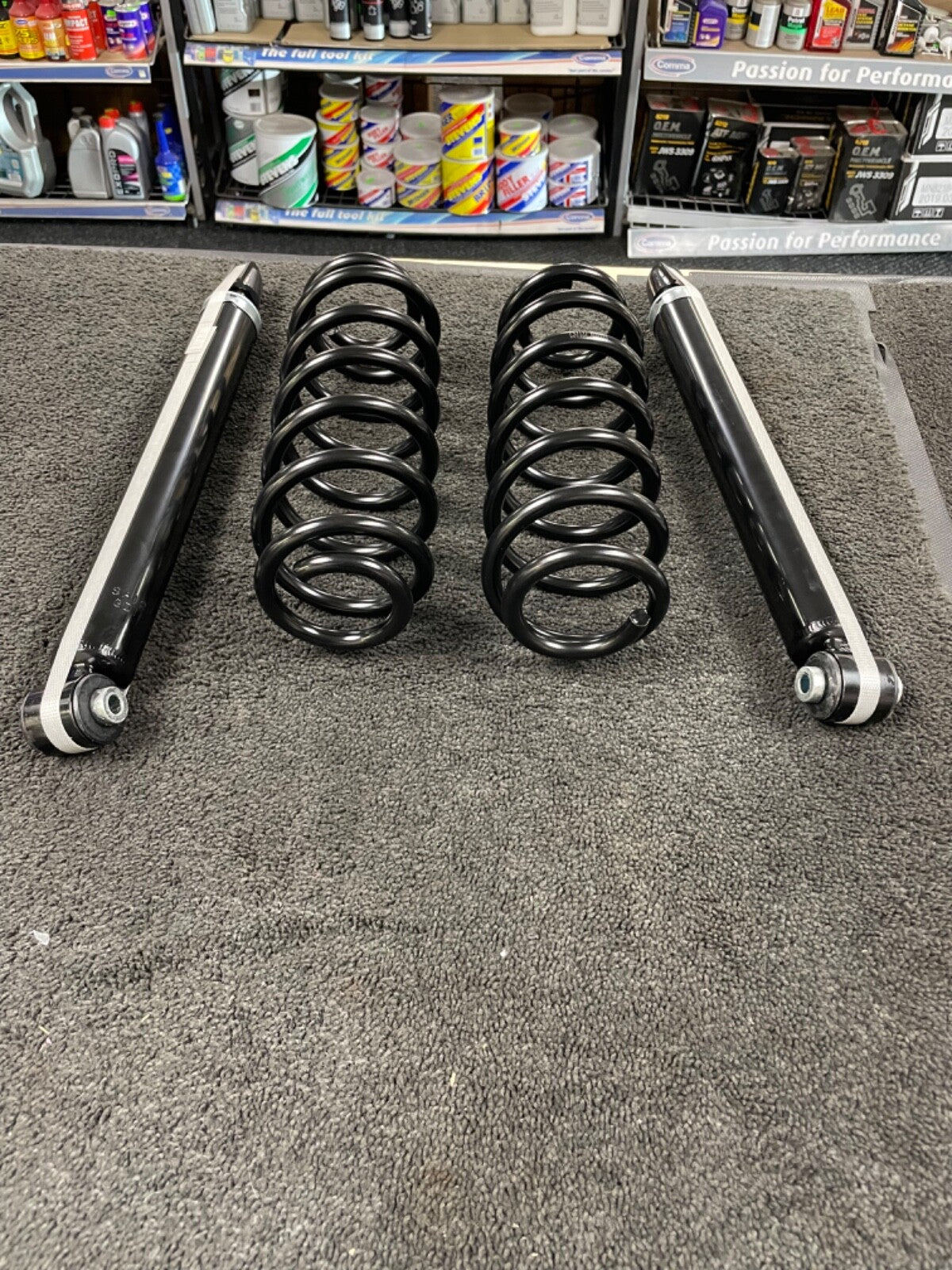 2 REAR SHOCK ABSORBER 2 REAR COIL SPRING FOR PEUGEOT 307 308CC CITROEN C4