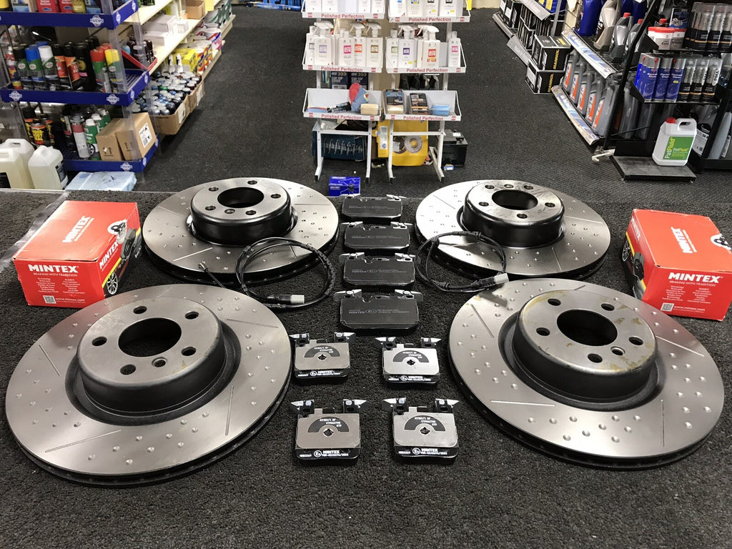 BMW 335D 335i F30 DIMPLED GROOVED BRAKE DISC MINTEX BRAKE PAD FRONT REAR 340+330