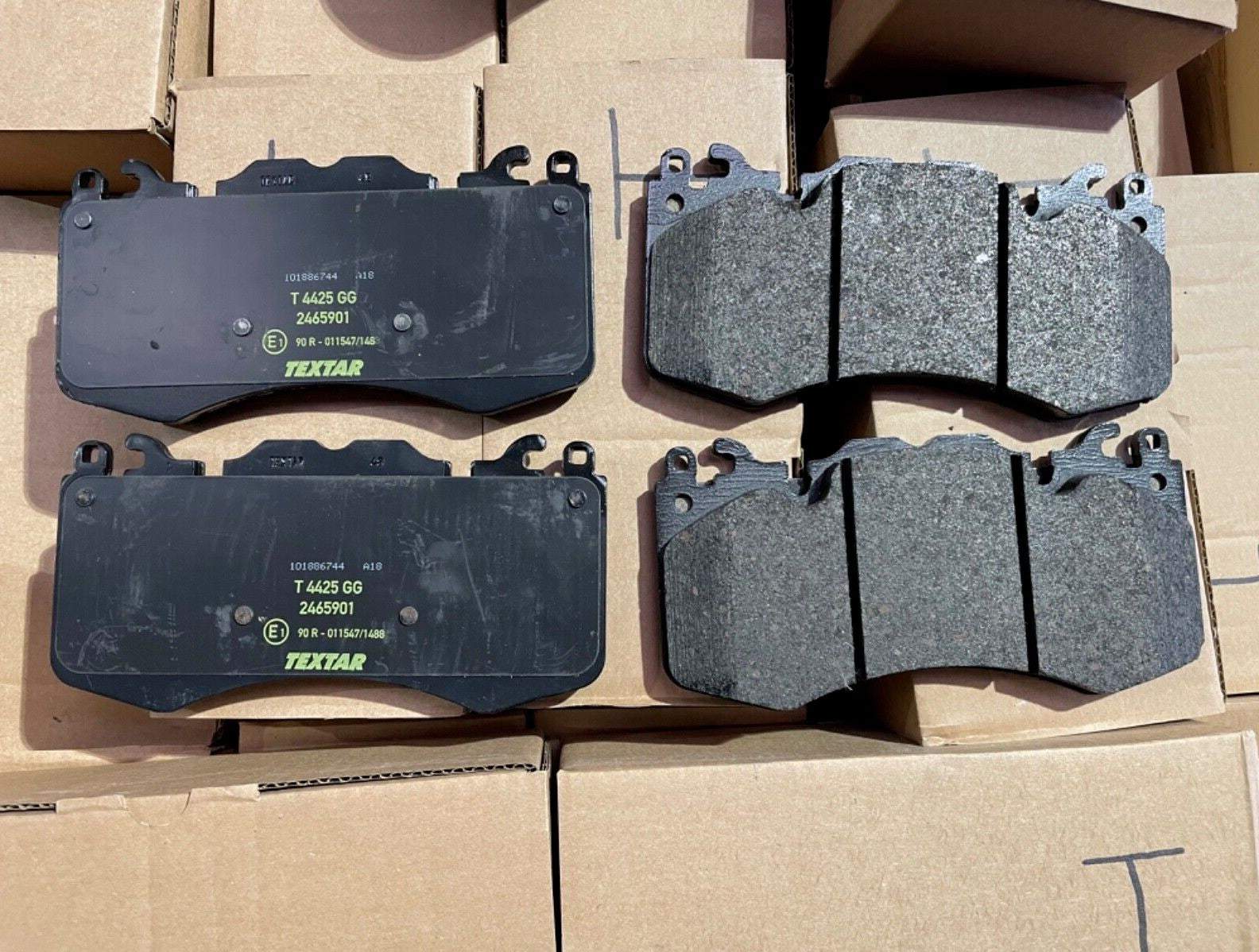 GENUINE LANDROVER DEFENDER 90 110 D200 D250 D300 5.0 P525 L663 FRONT BRAKE PADS