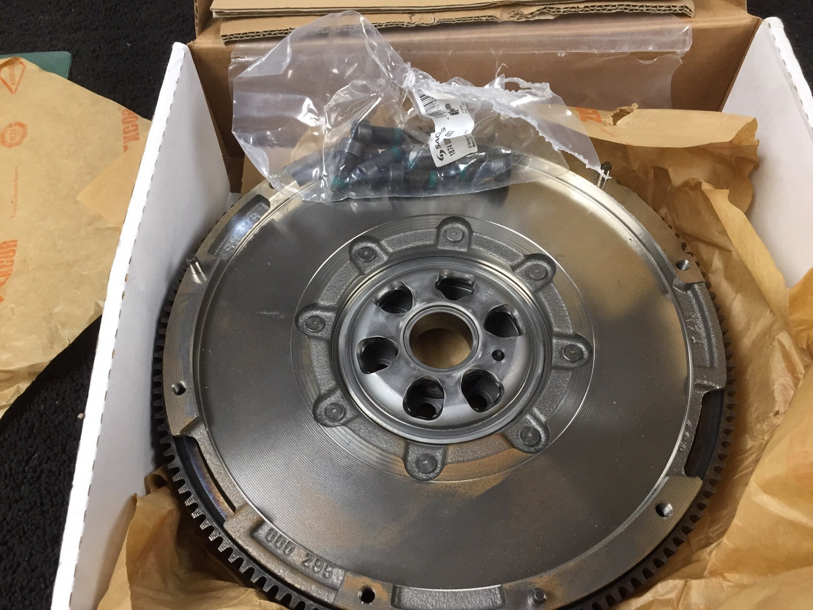 FOR SKODA OCTAVIA  SUPERB 2.0TDi 170BHP 2008-2014 FLY WHEEL DUAL MASS FLYWHEEL