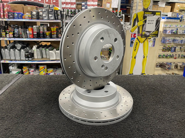 FOR MERCEDES CLS CLS320 500  CDi C219 BRAKE DISC CROSS DRILLED REAR VENTED 300MM