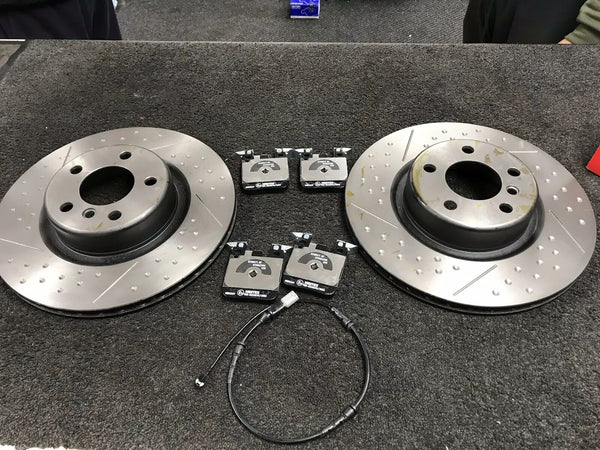 BMW F30 DIMPLED GROOVED BRAKE DISC MINTEX BRAKE PAD FRONT REAR 340+345