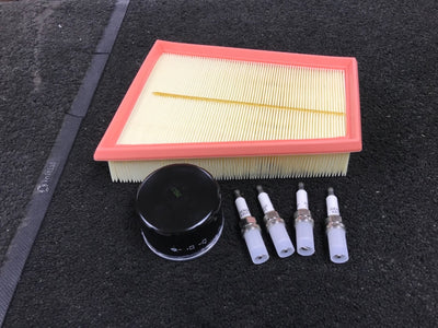 FOR RENAULT MEGANE1.6 DYNAMIQUE 02-09 OIL AIR FILTER + 4 SPARK PLUGS SERVICE KIT