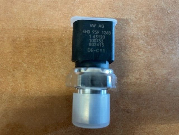 VW AUDI AIR CONDITIONING PRESSURE SENSOR  4H0 959 126 A / 4H0 959 126 B GENUINE