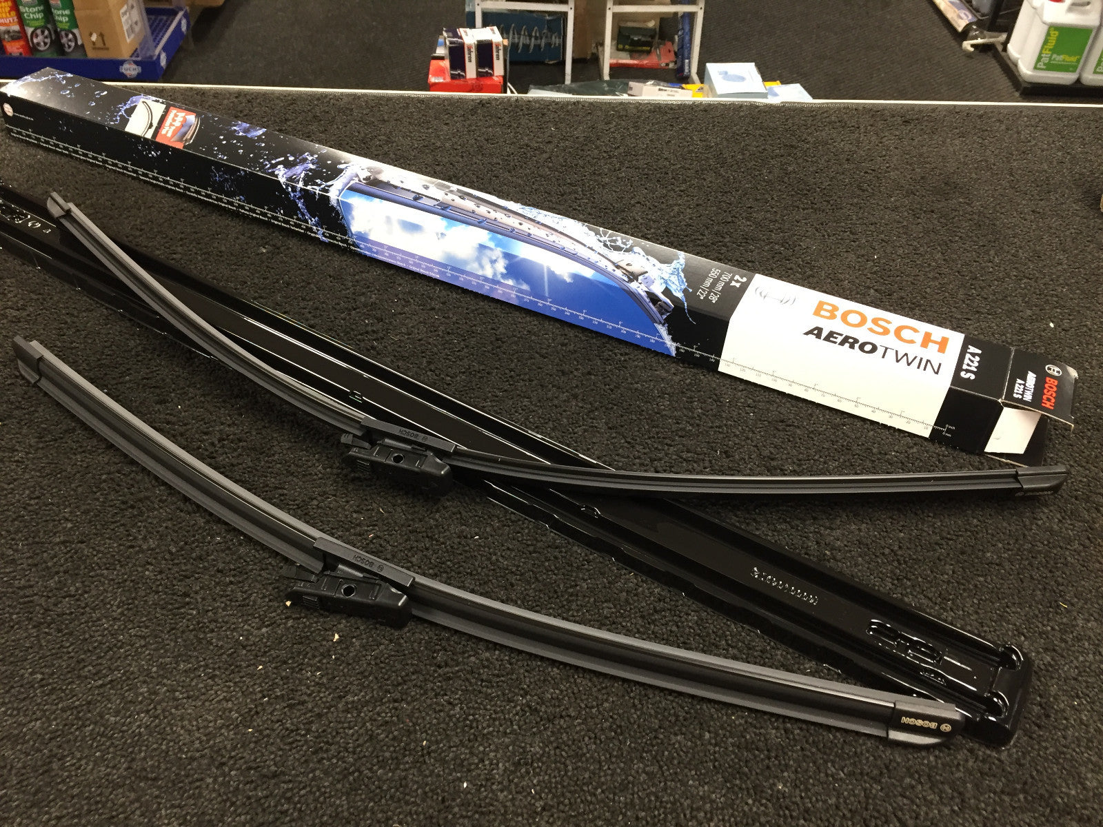 FRONT WIPER BLADES FOR CITROEN C5 VAUXHALL ZAFIRA 2005 ON FLAT BEAM BLADE BOSCH