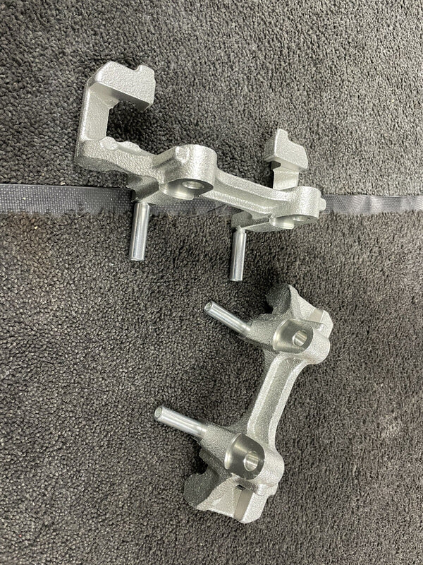 AUDI TT A3 S3 SEAT LEON CUPRA OCTAVIA 2 FRONT BRAKE CALIPER CARRIER BRACKETS