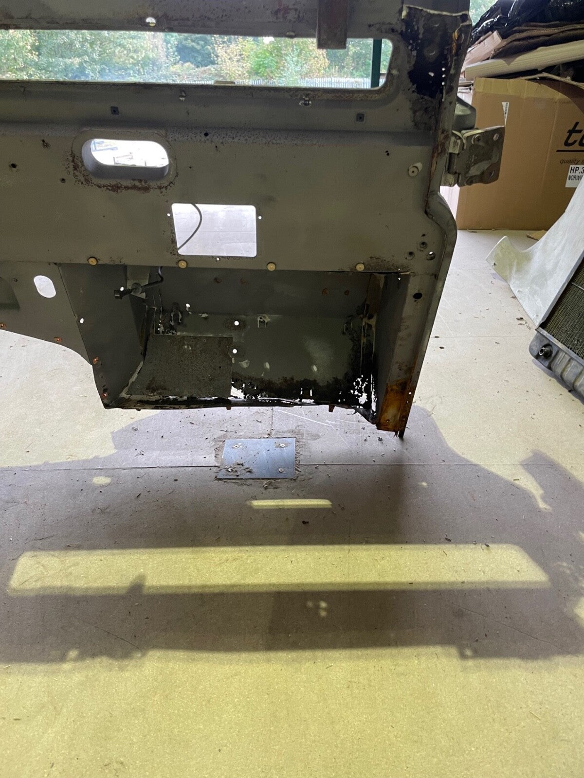 LANDROVER  DEFENDER 110 90 TDI BULKHEAD FOR LHD ONLY USED NEEDING REPAIR