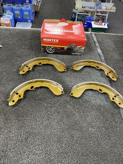 FIT  KIA CARENS CLARUS 1999-2001 MAZDA 626 CAPELLA REAR BRAKE SHOES- NON ABS