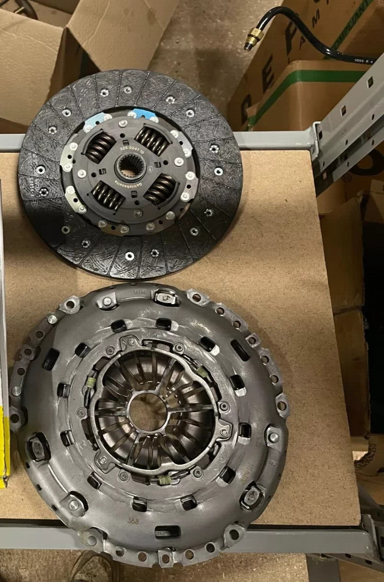 LUK 2 PCE CLUTCH KIT  FORD TRANSIT TOURNEO FWD 2.2TDCi 2007-14 250mm