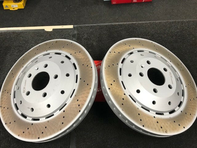 FOR AUDI R8 CROSS DRILLED 2 PIECE BRAKE DISC APEC BRAKE PAD FRONT REAR 365/356mm